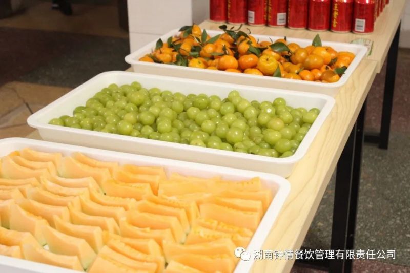 湖南鐘情餐飲管理有限責(zé)任公司,餐飲管理,鐘情餐飲管理,團體膳食,大學(xué)食堂,學(xué)院食堂,學(xué)校餐飲