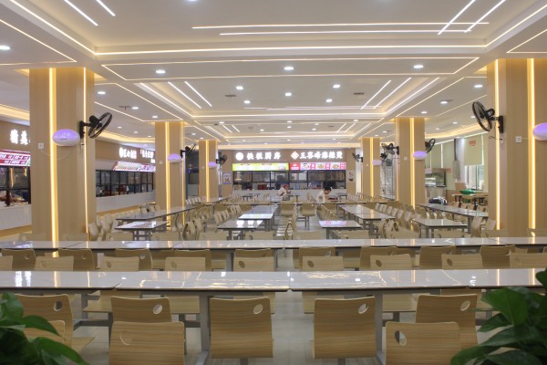 湖南鐘情餐飲管理有限責(zé)任公司,餐飲管理,鐘情餐飲管理,團體膳食,大學(xué)食堂,學(xué)院食堂,學(xué)校餐飲